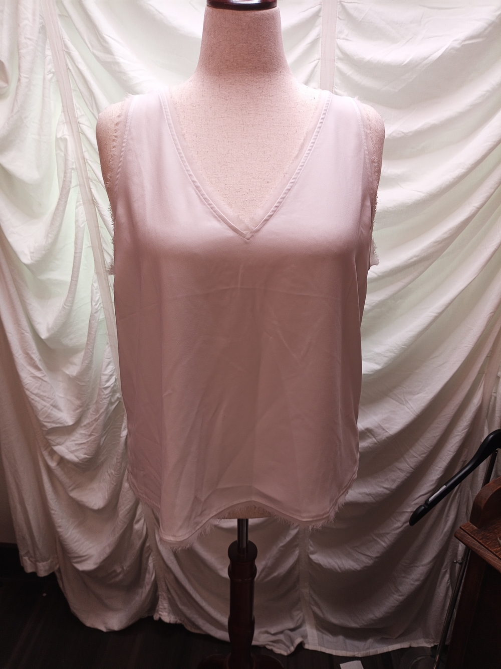Chelsea28 Blush V-Neck Sleeveless Camisole